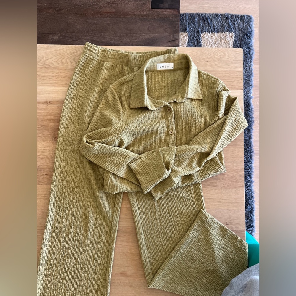 Solaí light olive button up set w wide leg pant